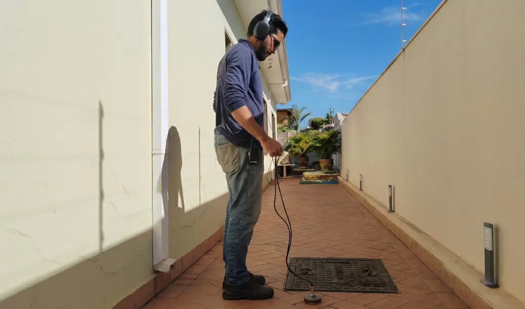 Atendemos a detecção de vazamentos em Residências, Condomínios, Indústrias e Usinas e Piscinas